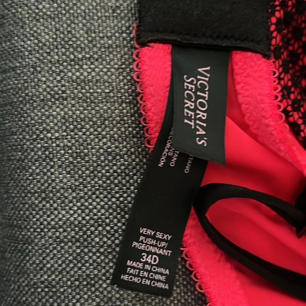 Victoria’s Secret Very Sexy push up bra - Picture 4 of 6